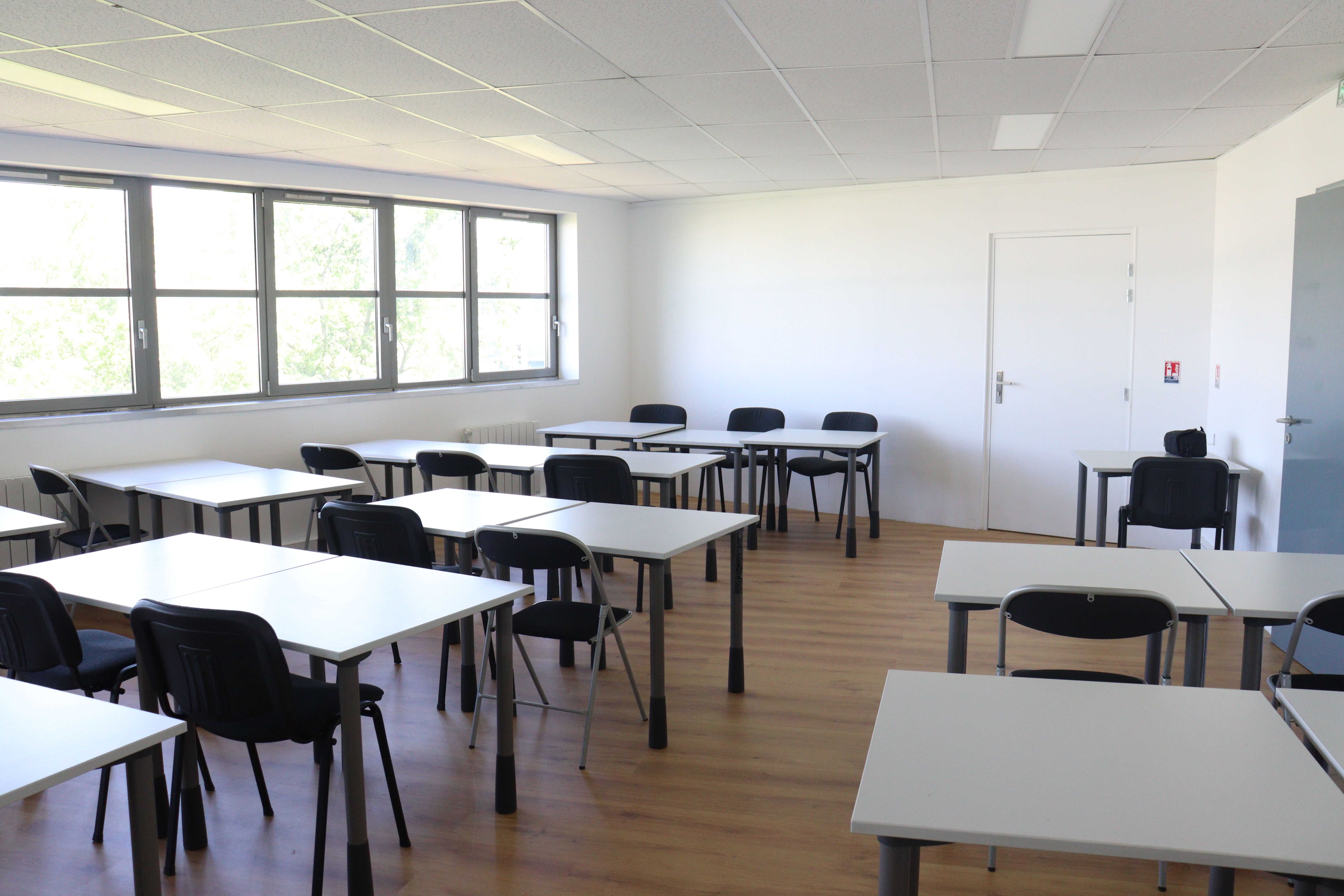 Bureau B48